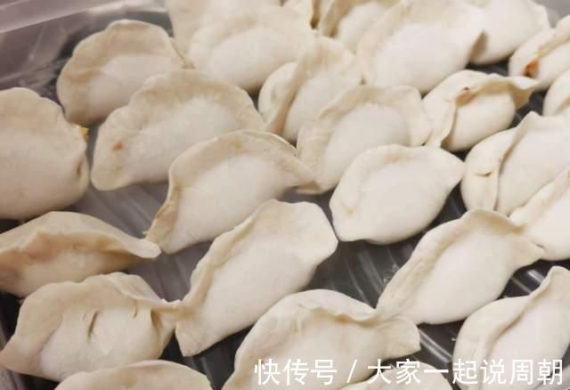 1块2一斤，维C比苹果高，北方人冬天常吃，包饺子鲜嫩饱满汁多