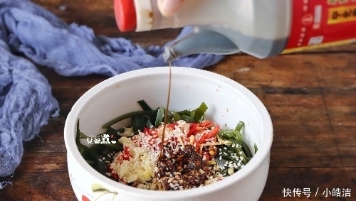 天天没胃口,做个小菜改善一下伙食,每次做一碟,孩子都抢着吃