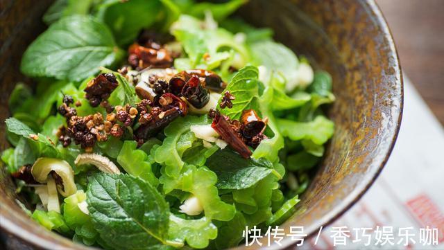 搅拌均匀|天气热，分享10道家常凉拌菜，好吃开胃，做法简单，非常适合夏天