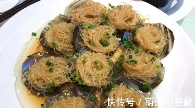 五一请外地朋友下馆子,14道菜花了900元,却被吐槽:太寒酸