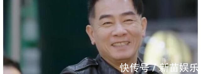 张晋录节目拒接蔡少芬电话，递给旁边的陈小春，陈小春回复笑翻全场