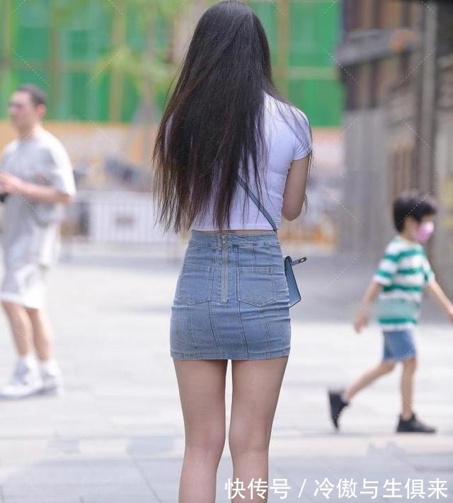 包臀裙 “御姐范”的包臀裙美女，休闲塑形又耐看，搭配容易！