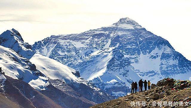 中年|攀登珠峰有条规定:那就是遇到同伴摔倒不允许搀扶,这是为什么?