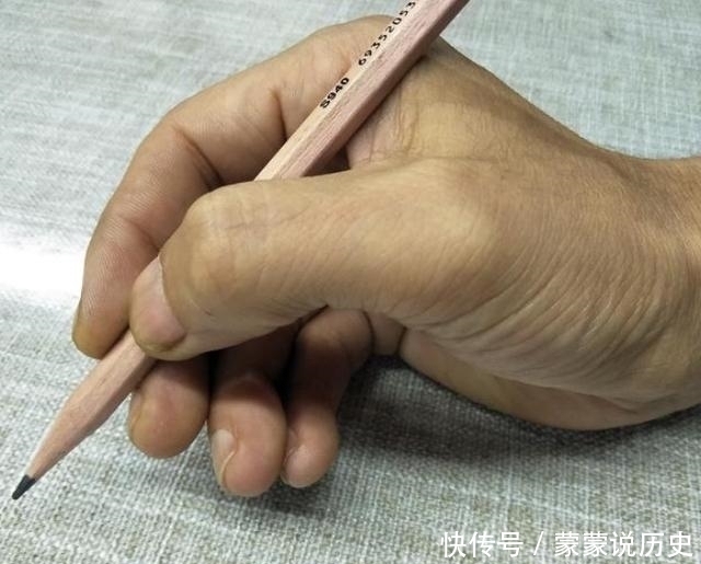 工整|宝宝写字超工整,小学老师看了直摇头,这种孩子上学后很吃亏