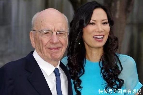 tips|邓文迪罕见换发型,烫微卷发好显年轻,配“露背礼服”哪像52岁