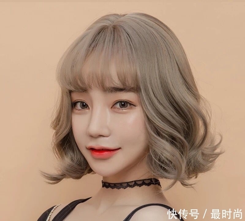 女孩子|网上很火的“不过肩”烫发,减龄又洋气,换了发型比整容更有魅力