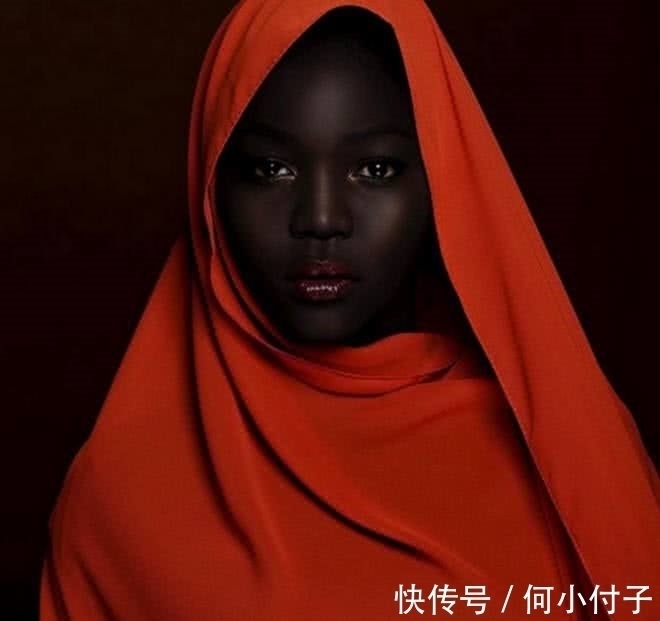 nyakim@世界上最美的黑人女子,让人惊奇不已,人称黑“皇后”