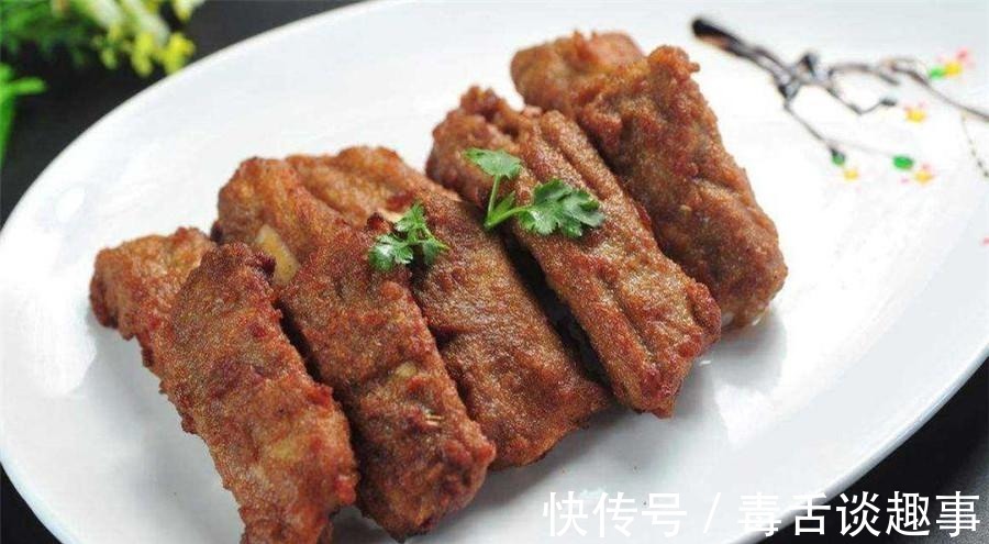 大蒜|今天教大家做蒜蓉小排骨，做法简单，在家也可以做