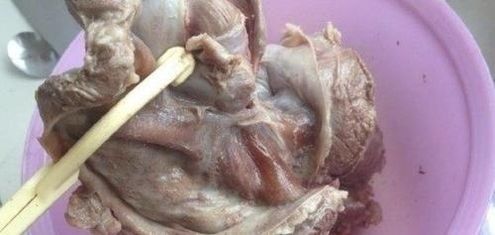 猪身上最好吃部位,1头猪只有1斤,肉贩子舍不卖