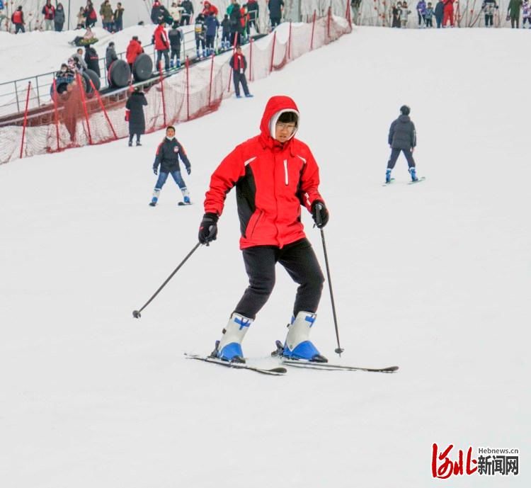 冰雪运动|河北遵化：免费开放“冰雪乐园” 冰雪运动升温