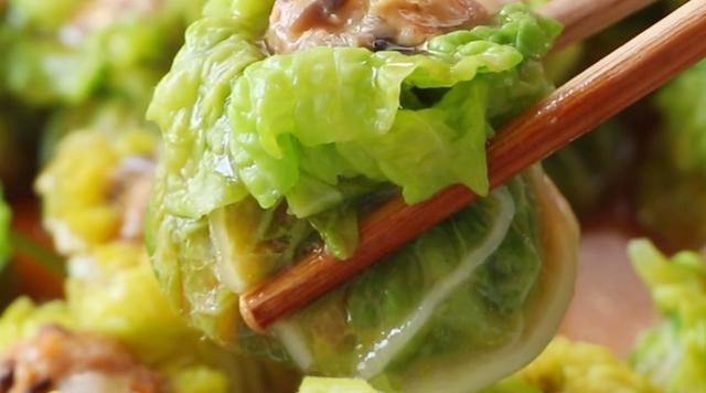 过年要多吃白菜，学会这老吃法，做法简单，鲜香多汁，寓意还特好