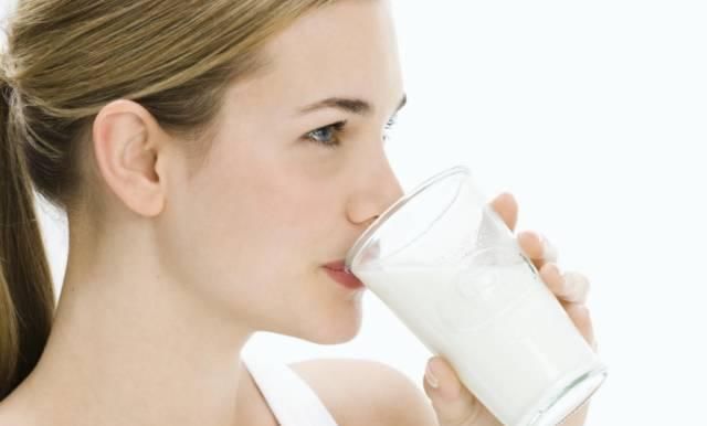 美容养颜|为什么不建议女性朋友长期喝牛奶？看完明白了