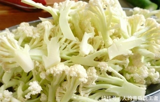 炒菜花别只知道焯水,大厨透露关键在这,难怪你炒的菜花不入味