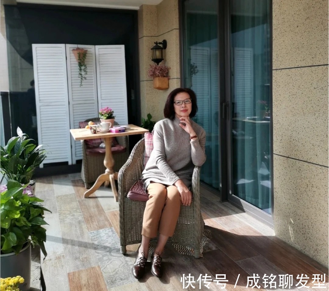 印花|六十岁左右的中老年女性,别犯这几个穿衣搭配错误,显老又没品位