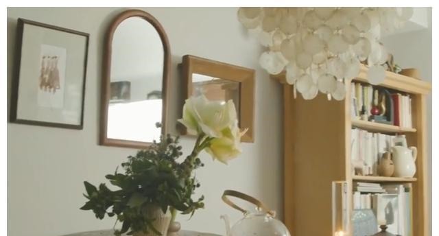 装饰|日本空间设计师的家:墙壁装饰才是主角,绝不浪费大白墙的空间