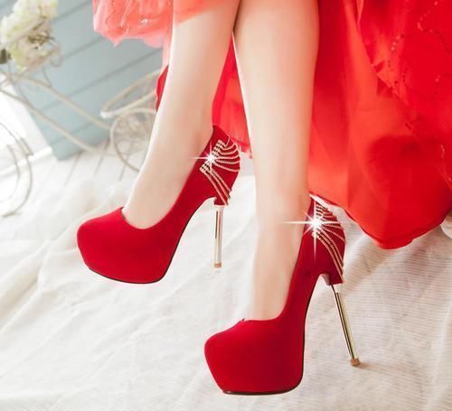 脚丫丫|圆头高跟鞋让你走在时尚的前沿,让你时尚范倍儿足