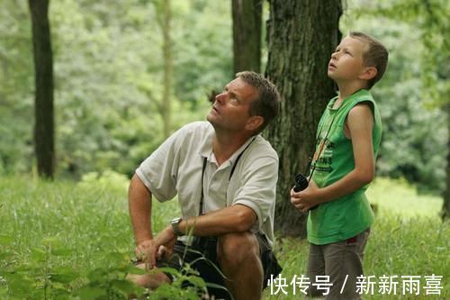 回家|幼儿园让孩子回家画妈妈,老师收上来一看,第一张就忍不住笑喷了