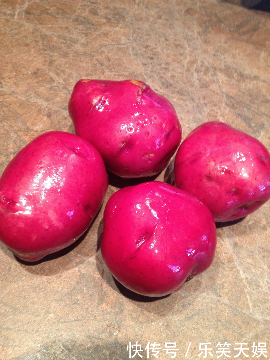 土豆这么做老人孩子都爱吃,超简单、零失败,就差没把碗底舔光了