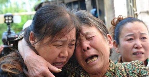 子宫|子宫内取出多个肿瘤,多半与常吃的“3物”有联系,早知早改