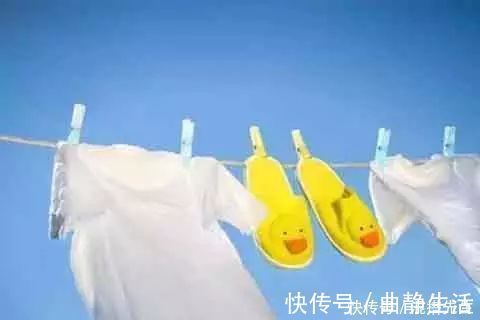 白色的衣服容易脏和发黄，有了这一招，不管什么颜色都变干净