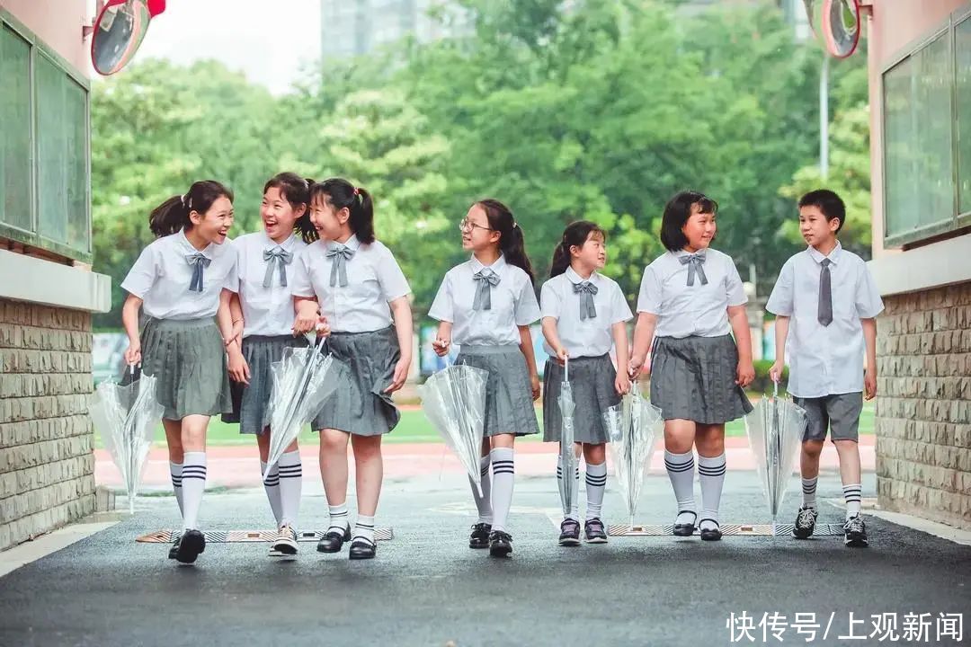 中小学|恰同学少年！沪16区幼儿园、中小学创意毕业照来了