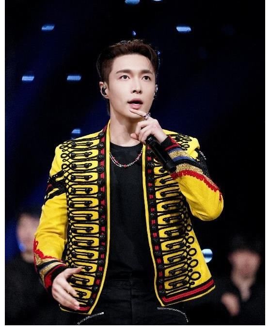 张艺兴|张艺兴太像小朋友了!写歌灵感来自动画片,模仿彭昱畅打呼太搞笑