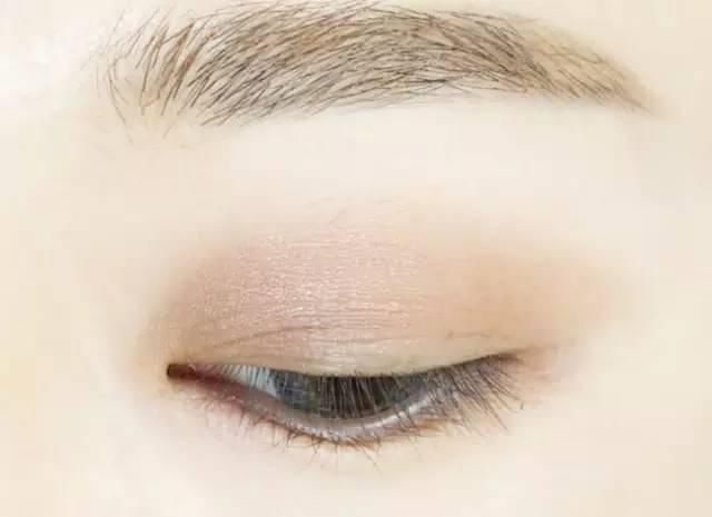 眼妆不会画？这样画让你成为人气王