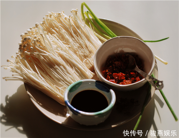 冬季给孩子做这道菜,比大鱼大肉还要香,孩子吃完聪明长高个