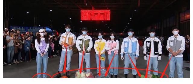 《奔跑吧》一共8位嘉宾,7位收到农民送的蔬菜,只有baby没收到