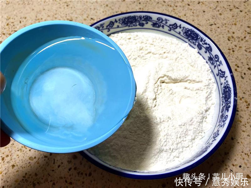 油条怎么炸,才又大又蓬松?最好配方和秘诀在此,酥香蓬松吃不够