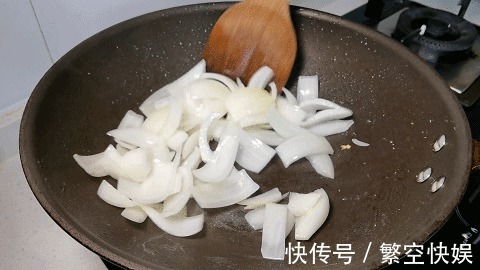 家常菜|洋葱炒蛋,地道家常菜,下锅顺序很重要,这样做,看着就有食欲