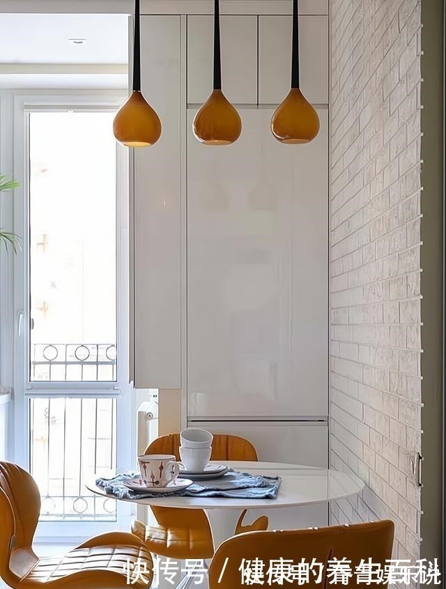 洗衣机|父女俩同住48㎡公寓，坚持“去客厅化”设计，全屋配色温馨舒适！