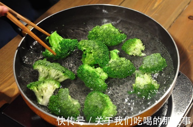 大虾|炒虾仁总是又干又腥？厨师长：做好关键3步，鲜美滑嫩，鲜香不腥