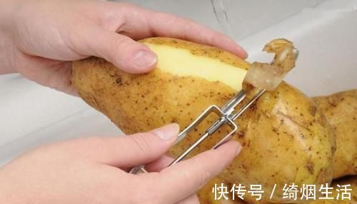保存土豆别再放冰箱!教你三个储存方法,土豆放一年不发芽不坏