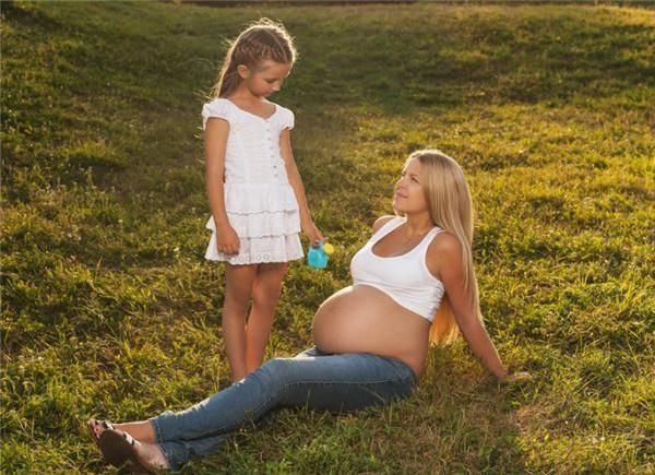 跳高跳远|女孩肚子奇大,医院检查竟发现腹中有“孩子”,得知真相父母崩溃