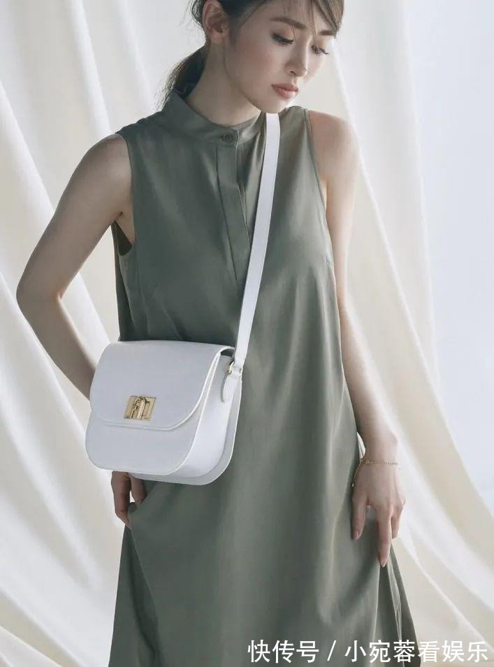 穿搭|女人穿“极简风”才是真高级,让你“看起来很贵”!