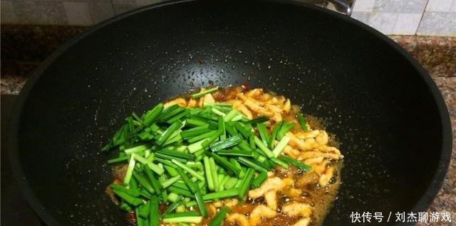 今天做道下饭菜韭菜炒豆干,鲜香美味,Q弹有嚼劲,超级下饭