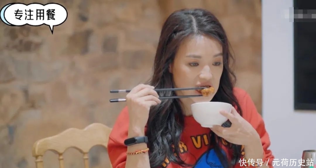 桌菜|点一桌菜就吃几口,明星们录真人秀浪费食物一个比一个过分