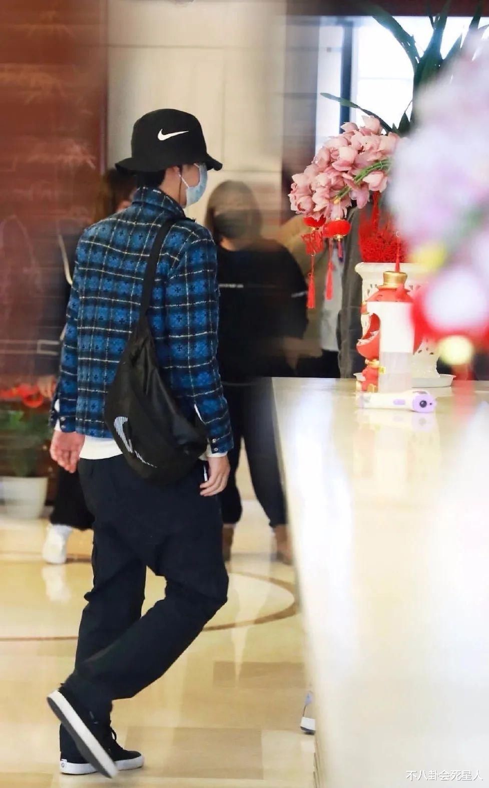 众星录元宵晚会：王一博帅气汪苏泷一瘸一拐，谢娜疑将带孕上阵