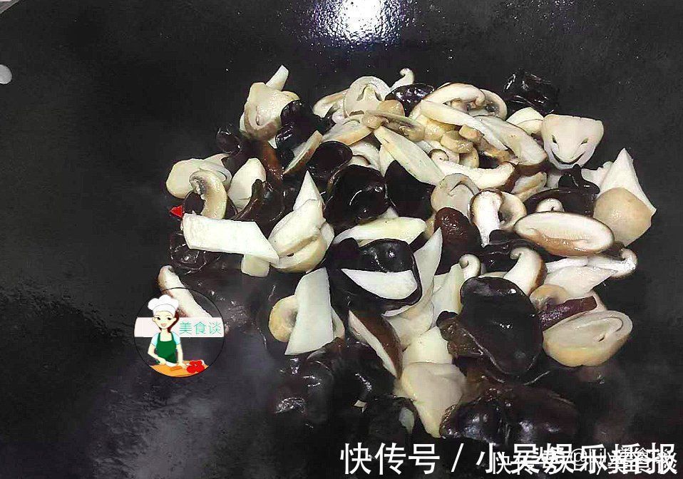 鲜美|这四样素菜一起炒,不放肉也很鲜美,简单又营养,大人孩子都爱吃