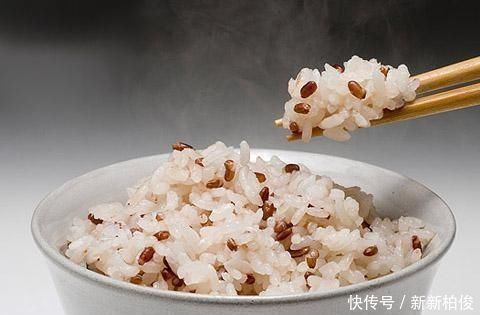 摄入量|聪明的人降血糖,饭前记住6句话,血糖稳定降,助你当“寿星”