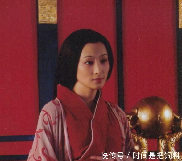 年少时|此女凭借年少时的宠爱,带飞自己的家族,虽失宠地位却依然尊贵!