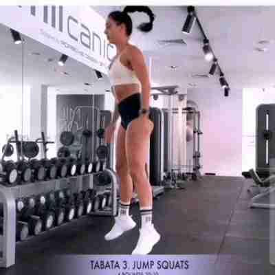 深蹲跳|运动的魅力真大,40岁阿姨坚持锻炼,与女儿合影被误认为是姐妹