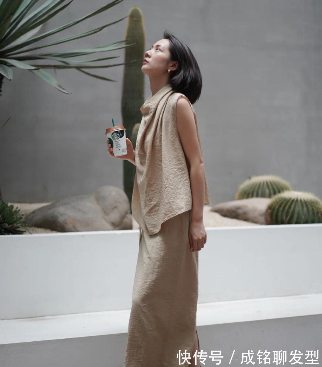 宽松|今夏流行“奶奶风”穿搭,清新随意又百搭的单品,减龄又显气质