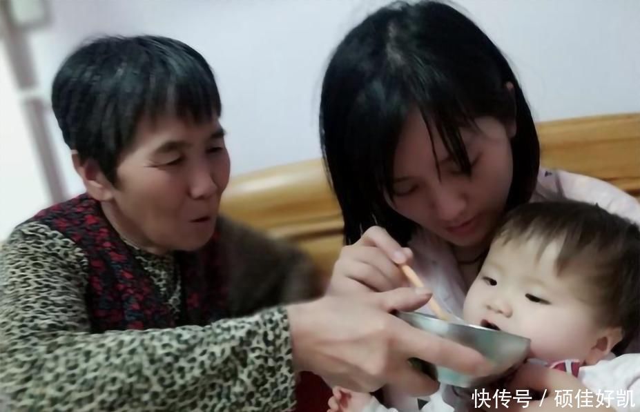 佳佳|为什么奶奶越来越遭嫌弃,姥姥却成为带娃主力军?原因其实很现实
