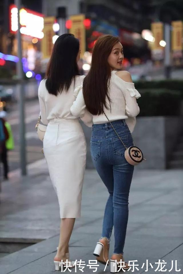 小姐妹的穿衣风格,让人感觉很自然,生活韵味十足