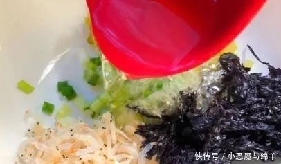 面条|早餐,女儿就馋面条,喷香美味,十分钟就搞定,快手又好吃