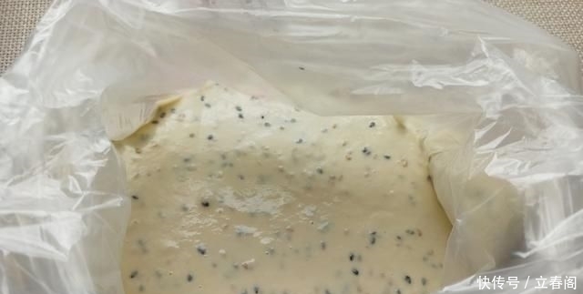 家中有糯米粉的试下这做法,外酥里糯,营养又解馋,比面包好吃