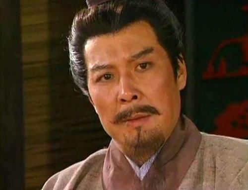 刘备|怒鞭督邮的是谁？《三国演义》说是张飞，《三国志》则说是刘备