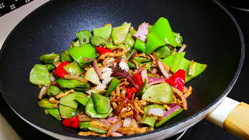 秋天，此3样食材一起炒着吃美极了，鲜美营养足，不放味精也很鲜